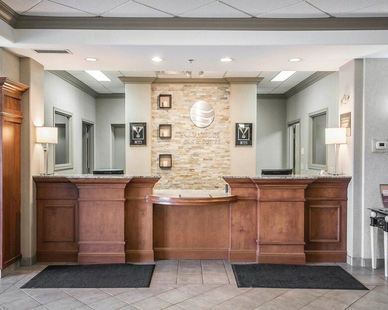 Hotel Comfort Inn & Suites