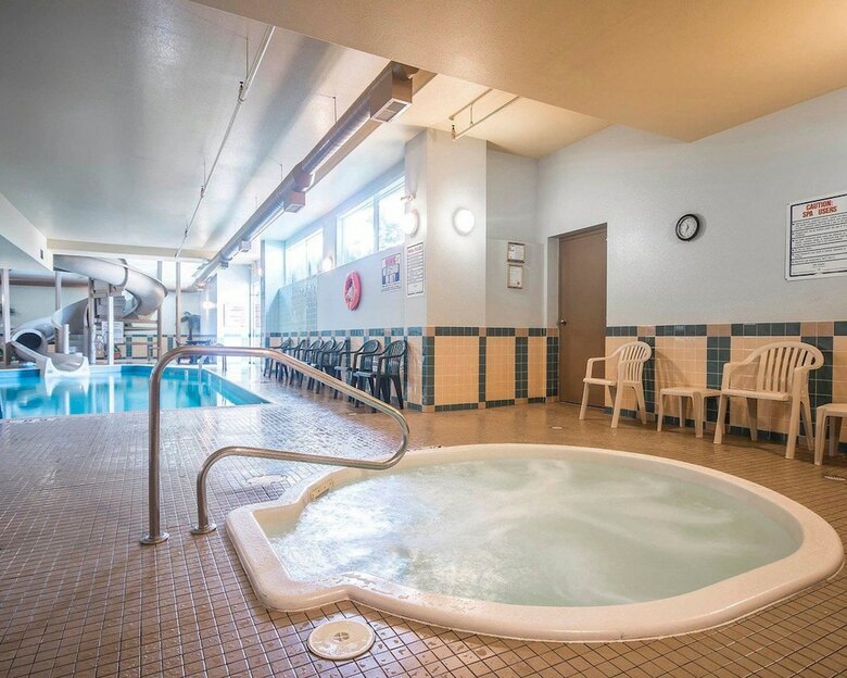 Hotel Comfort Inn & Suites