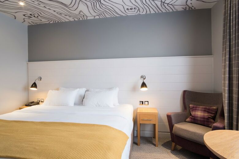 North Lakes Hotel And Spa