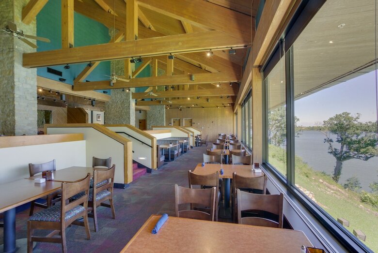 Hotel Deer Creek Lodge & Conference Center