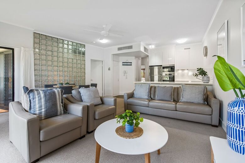 Apartamentos Mirra Chana
