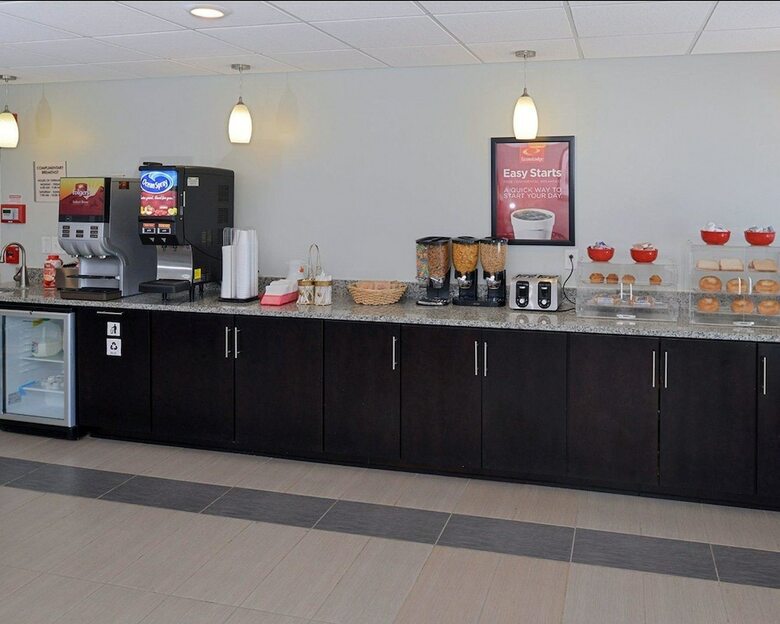 Hotel Econo Lodge Rochester I-90 & I-390
