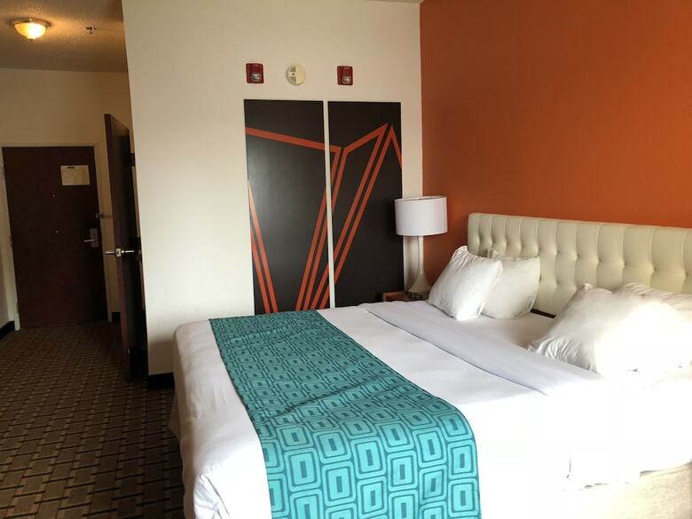 Hotel Howard Johnson By Wyndham Airport