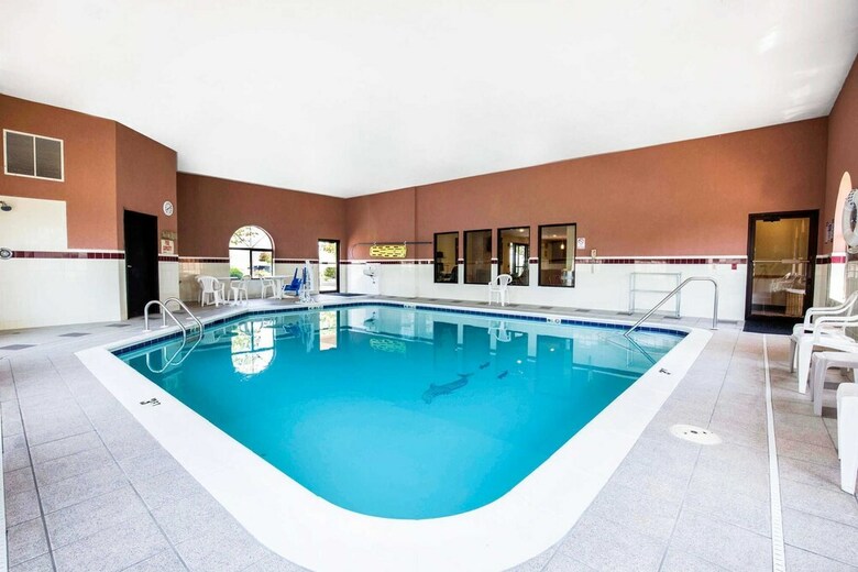 Hotel Quality Inn Monee I-57