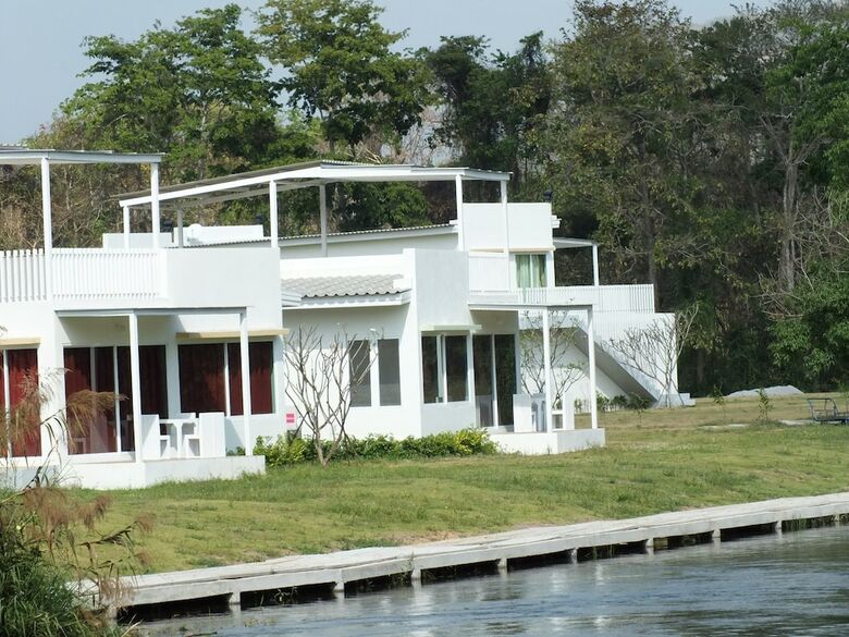 Hotel Worawee Resort & Spa