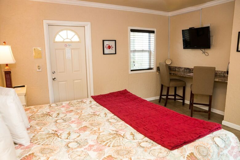 Hotel Haley's Couples Retreat