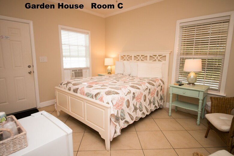 Hotel Haley's Couples Retreat