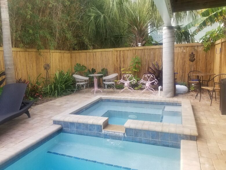 Hotel Haley's Couples Retreat