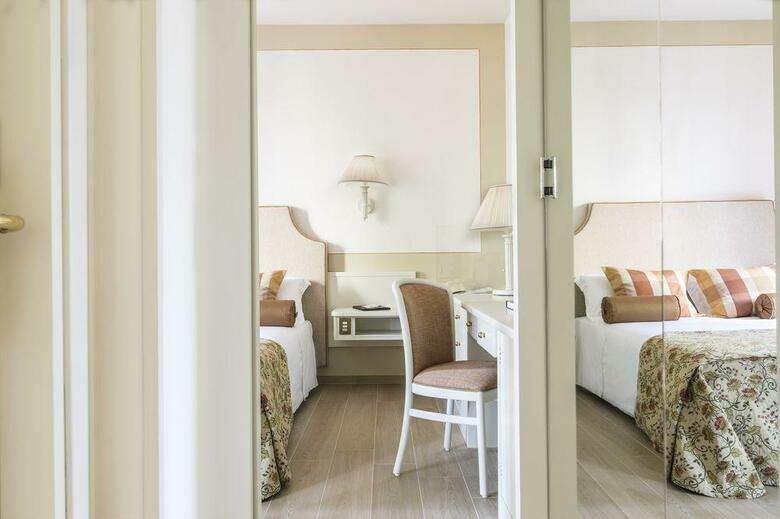 Relais Santa Chiara Hotel