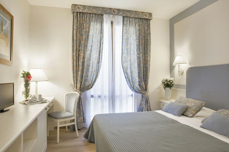 Relais Santa Chiara Hotel