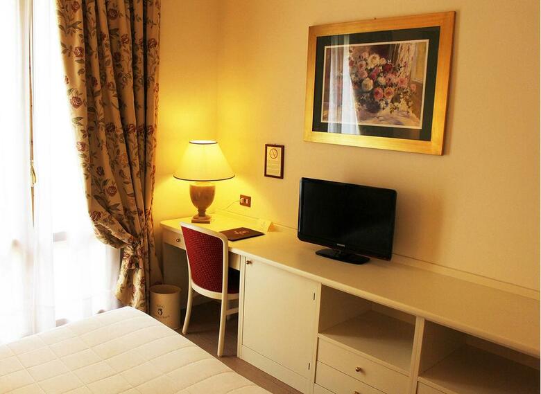 Relais Santa Chiara Hotel