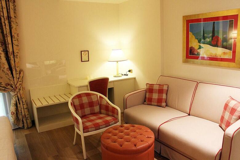 Relais Santa Chiara Hotel