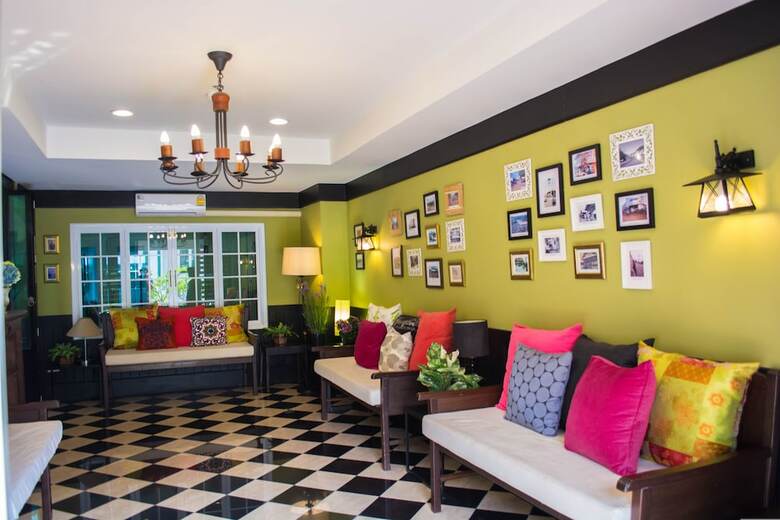 Paradise Hotel