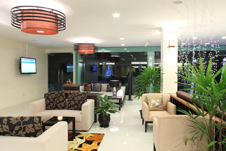 Paradise Hotel