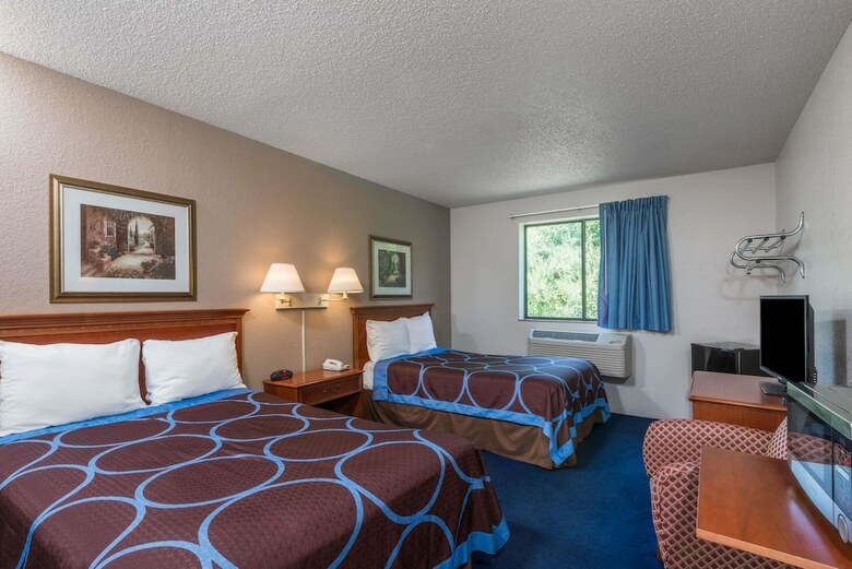 Hotel Super 8 By Wyndham Delmont
