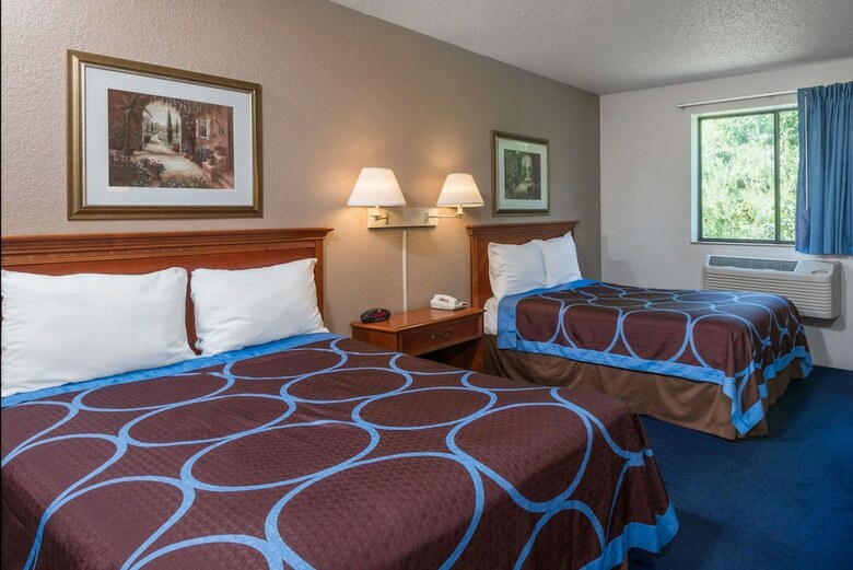 Hotel Super 8 By Wyndham Delmont