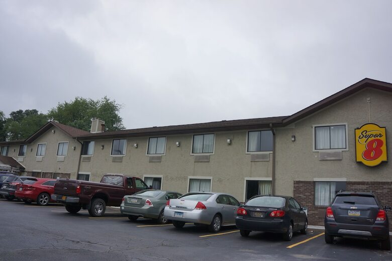 Hotel Super 8 By Wyndham Delmont