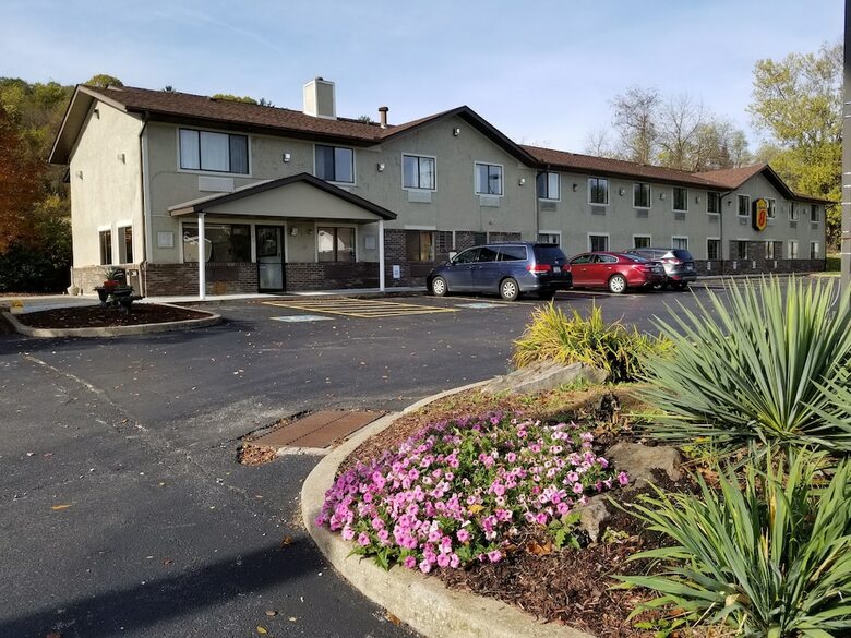 Hotel Super 8 By Wyndham Delmont