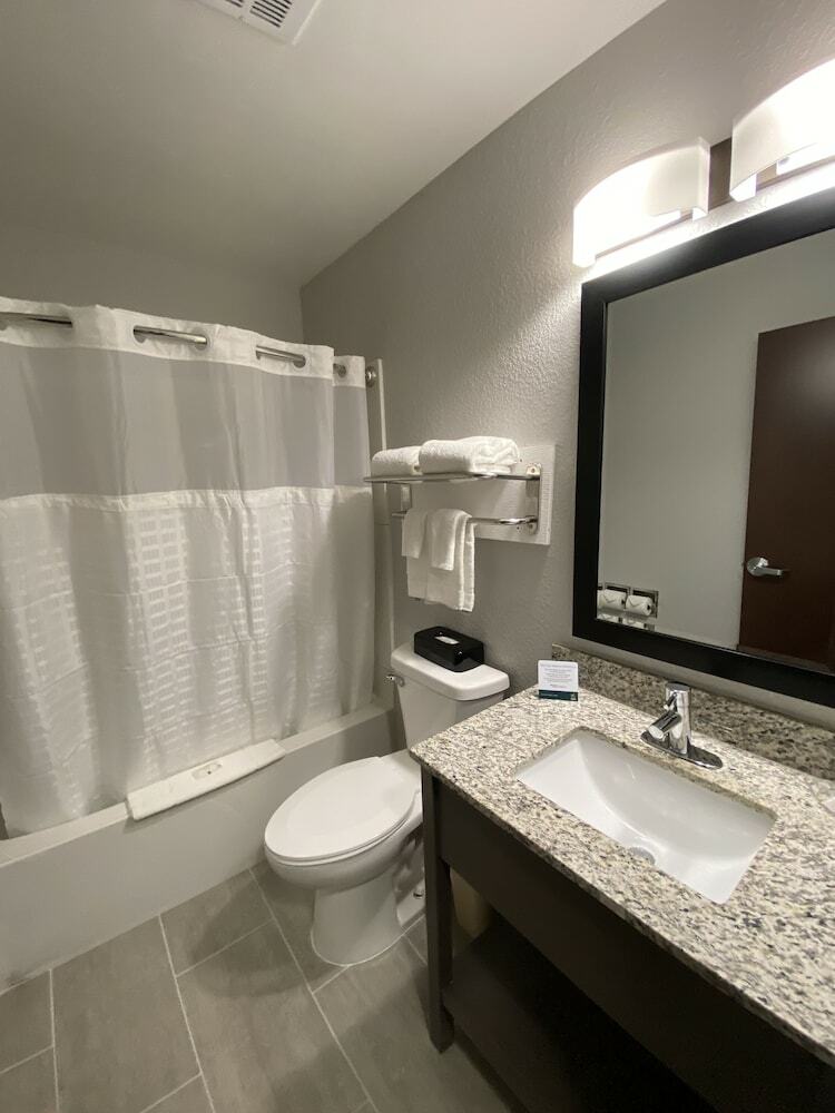 Hotel Quality Inn & Suites