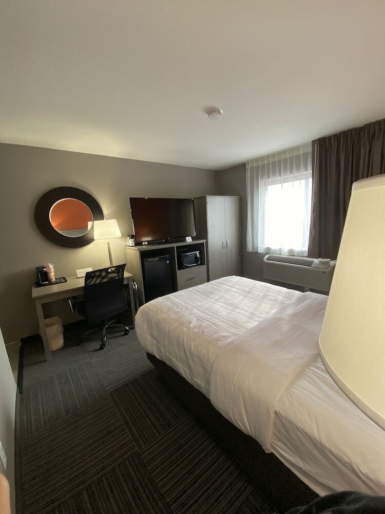 Hotel Quality Inn & Suites