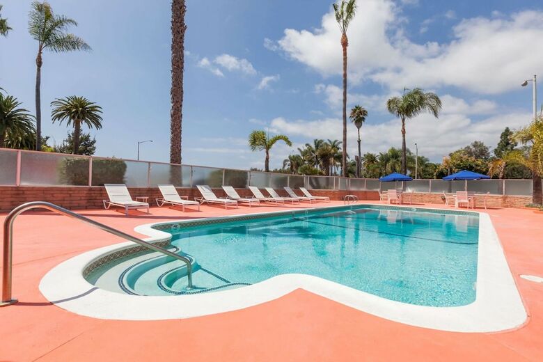 Motel Super 8 By Wyndham Santa Barbara/goleta