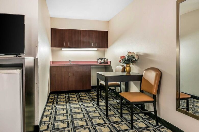 Hotel Quality Inn & Suites Mason Hwy 42