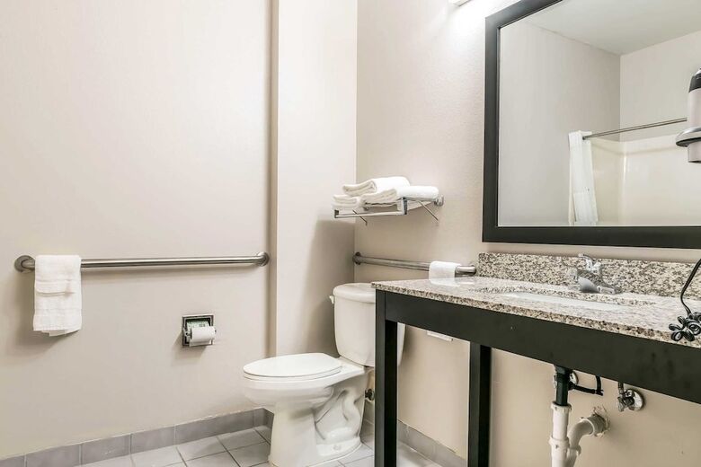 Hotel Quality Inn & Suites Mason Hwy 42
