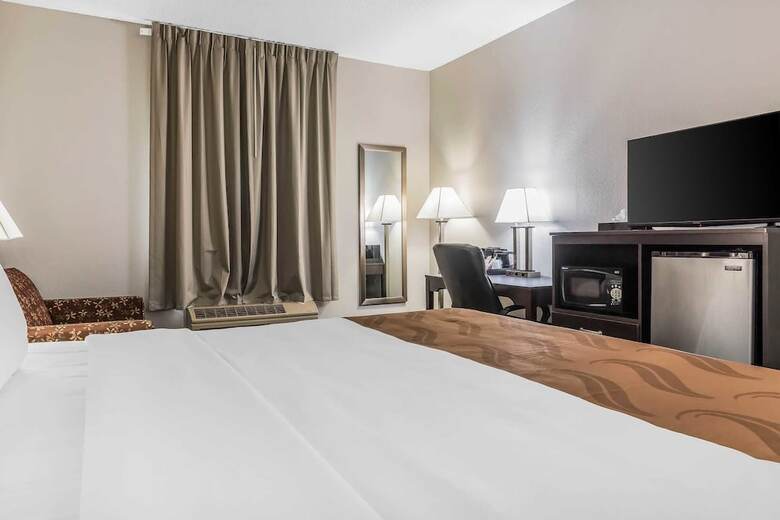 Hotel Quality Inn & Suites Mason Hwy 42