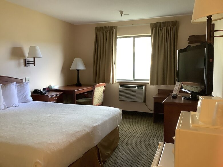 Hotel Luxury Inn And Suites