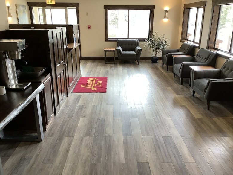 Hotel Luxury Inn And Suites