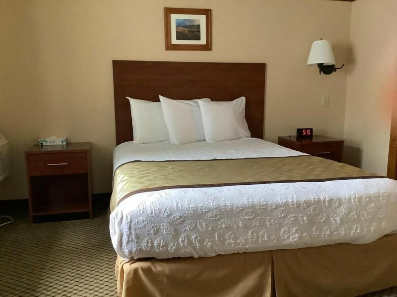 Hotel Luxury Inn And Suites