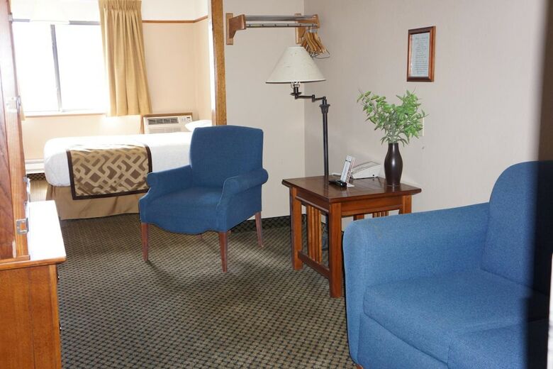 Hotel Luxury Inn And Suites