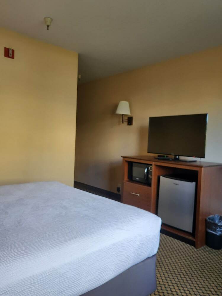 Hotel Luxury Inn And Suites