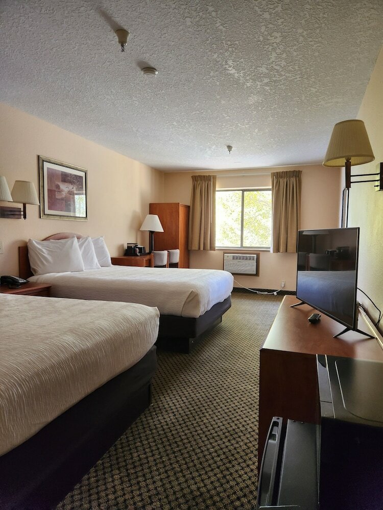 Hotel Luxury Inn And Suites