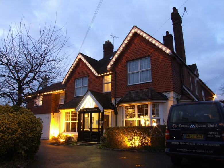 The Corner House Hotel Gatwick