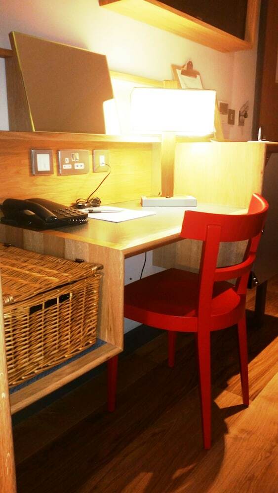 Cairn Hotel Newcastle Upon