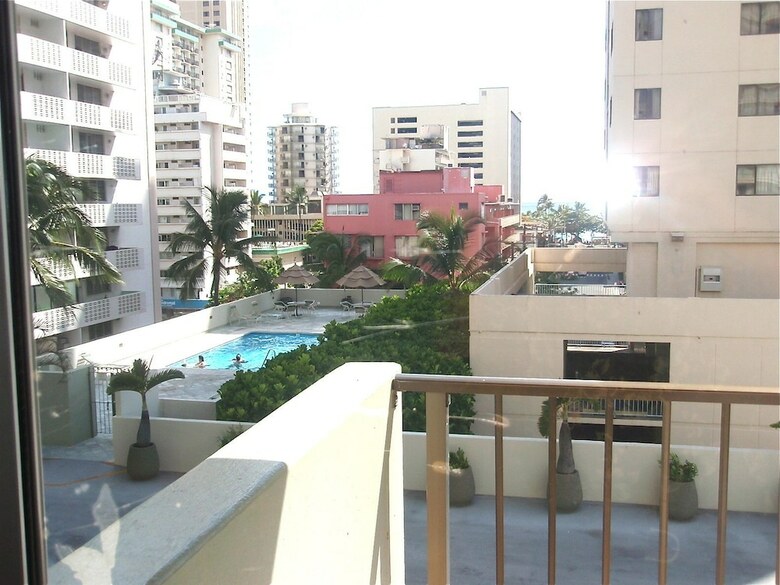 Unipack At Waikiki Park Heights