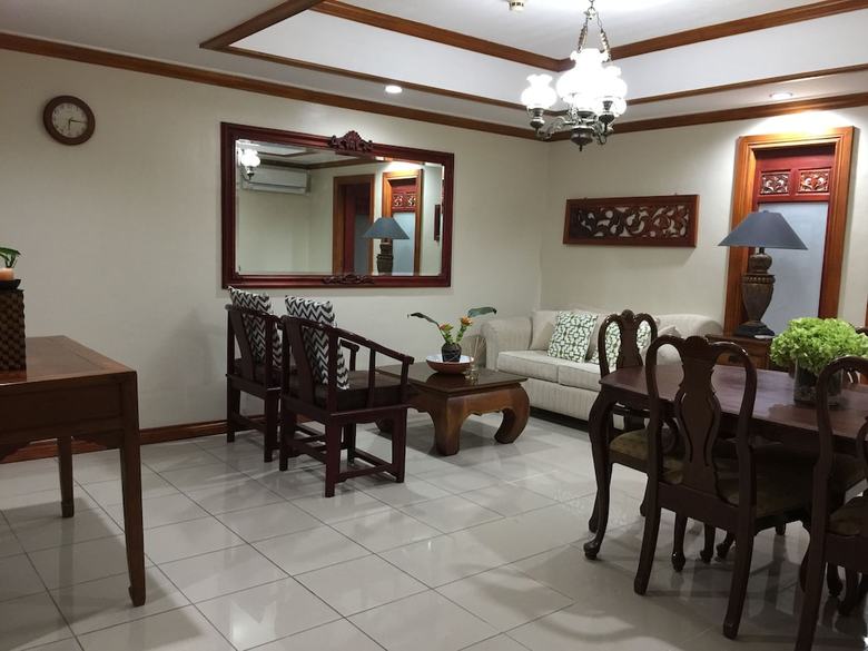 Manila Condo Home At Robinsons Place Residences