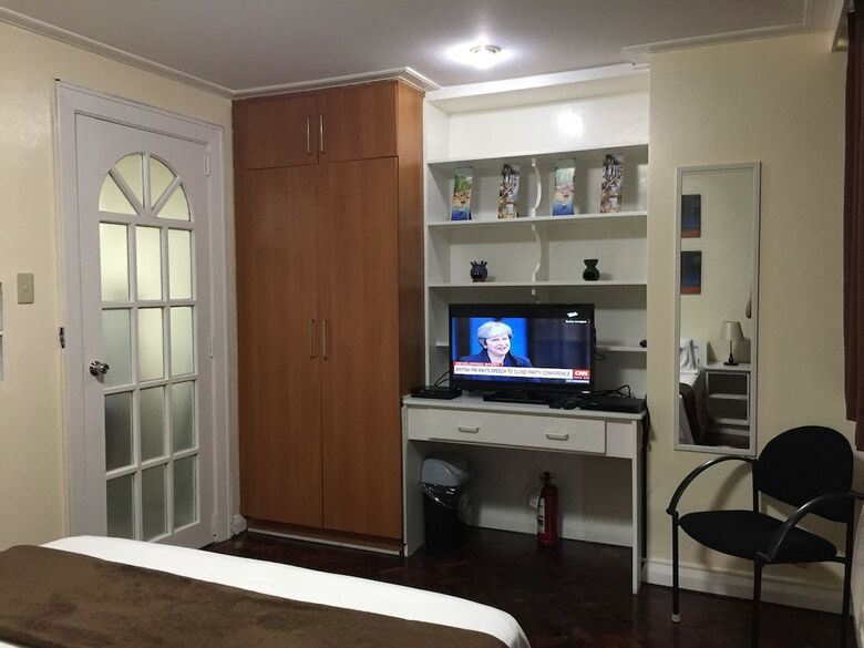 Manila Condo Home At Robinsons Place Residences