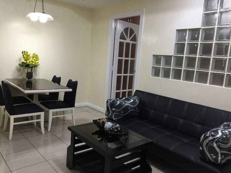 Manila Condo Home At Robinsons Place Residences