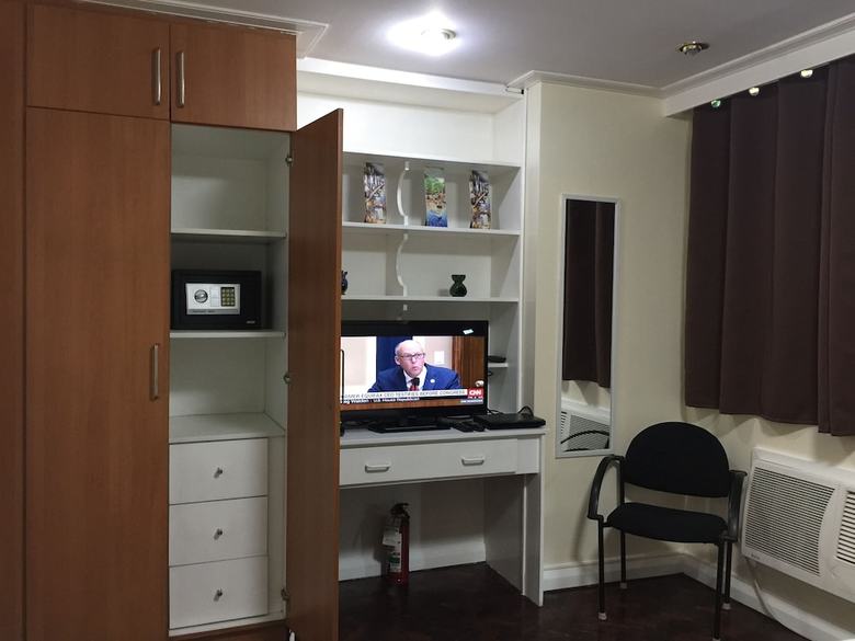 Manila Condo Home At Robinsons Place Residences