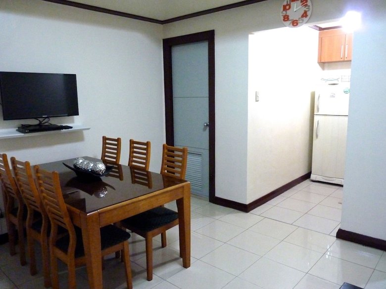 Manila Condo Home At Robinsons Place Residences