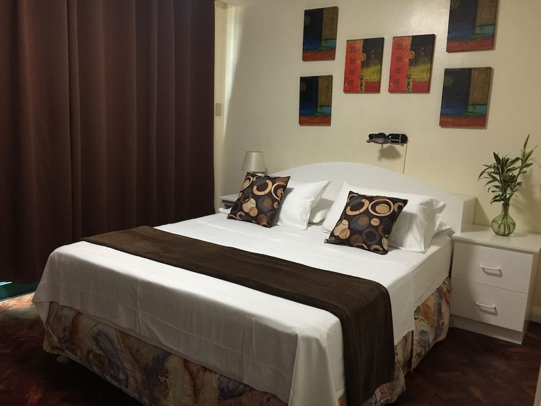 Manila Condo Home At Robinsons Place Residences