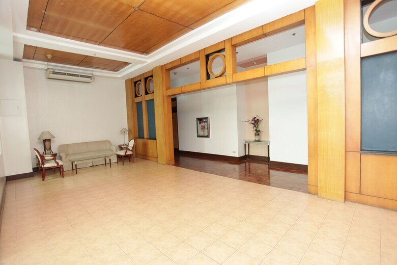 Manila Condo Home At Robinsons Place Residences