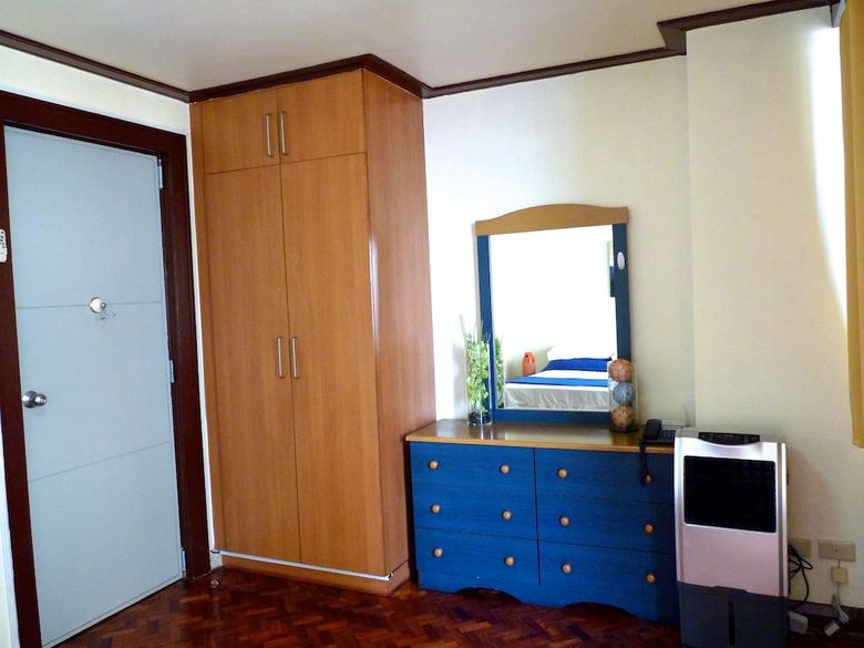 Manila Condo Home At Robinsons Place Residences