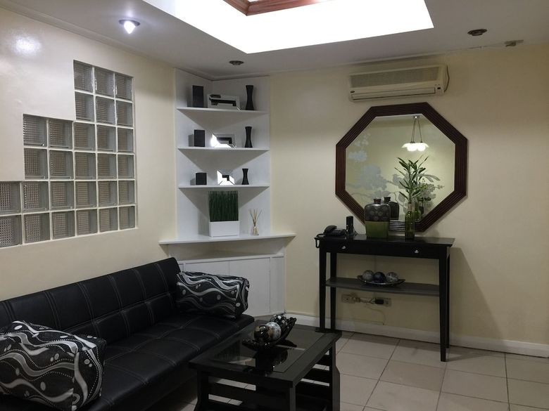 Manila Condo Home At Robinsons Place Residences