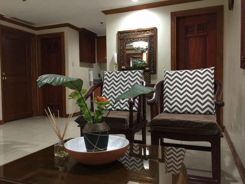 Manila Condo Home At Robinsons Place Residences