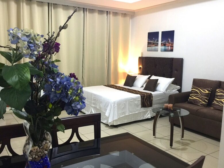 Manila Condo Home At Robinsons Place Residences