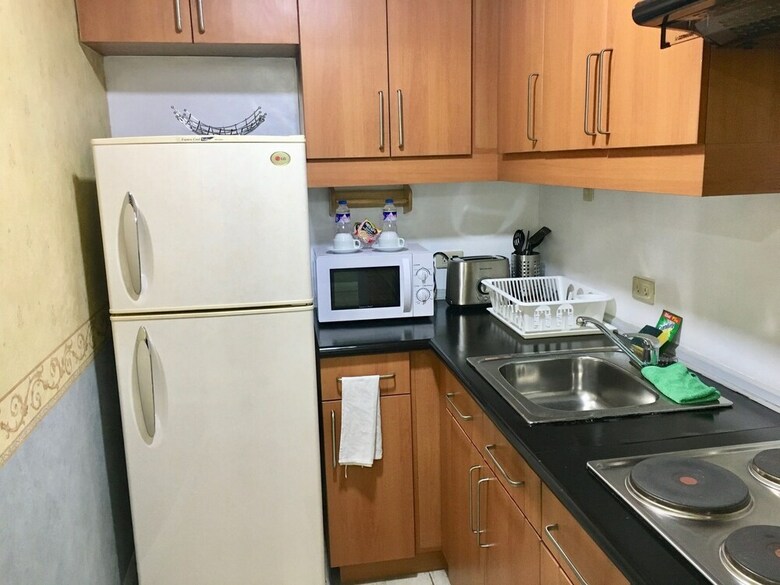 Manila Condo Home At Robinsons Place Residences