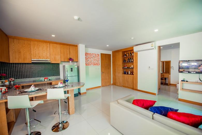 Aparthotel Grand Nai Harn Suites
